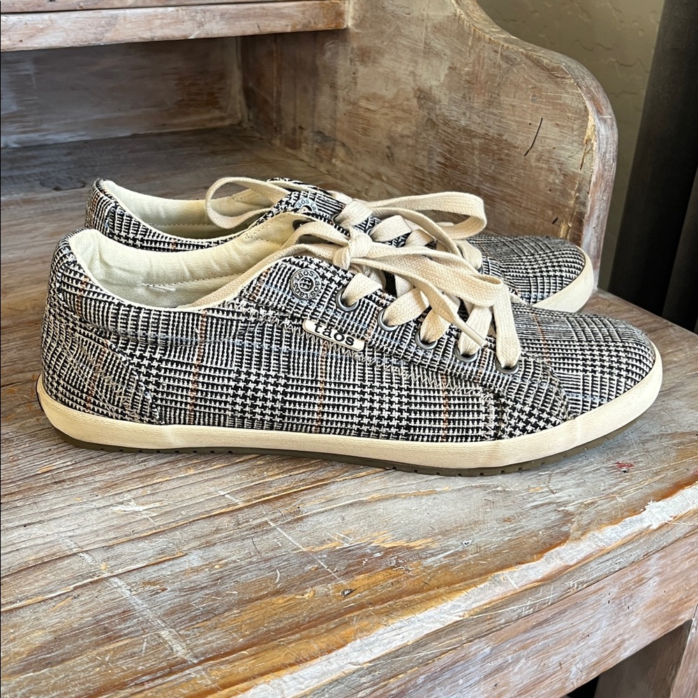 🩶 Taos Star Lace Up Canvas Sneakers Size 8 Casual Plaid Houndstooth